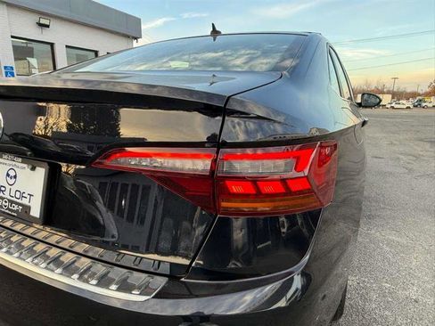 Used 2019 Volkswagen Jetta R-Line w/ R-Line Cold Weather Package image 12