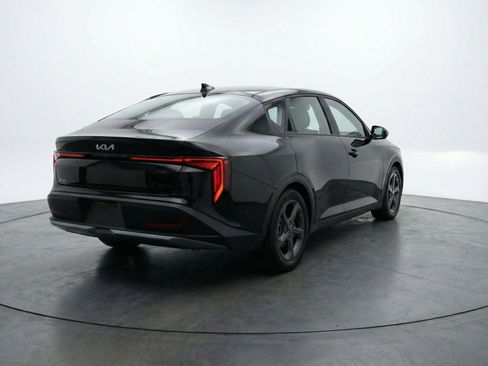 Used 2025 Kia K4 LXS image 9