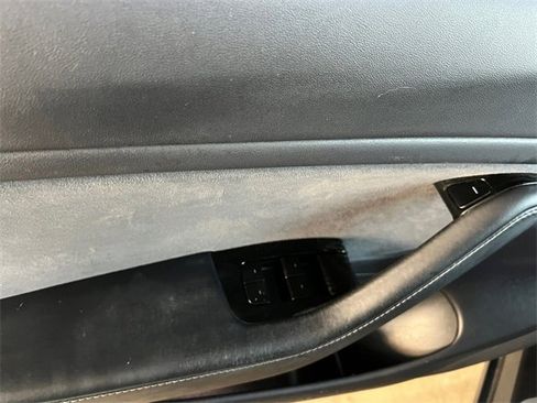 Used 2019 Tesla Model 3 Long Range image 16