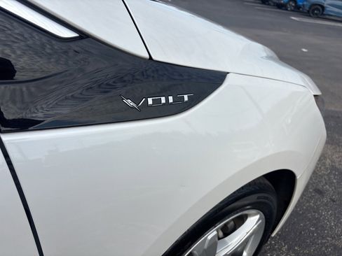 Used 2017 Chevrolet Volt LT w/ Comfort Package image 9