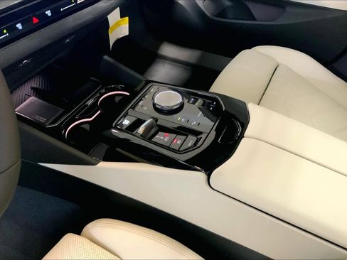 New 2026 BMW 530i xDrive w/ M Sport Package image 7