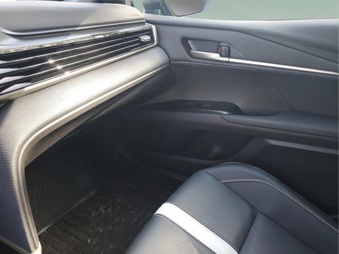 Used 2025 Toyota Camry SE image 26