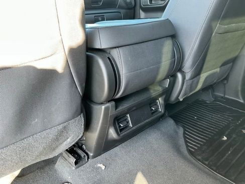 Used 2022 Chevrolet Silverado 1500 Custom image 37