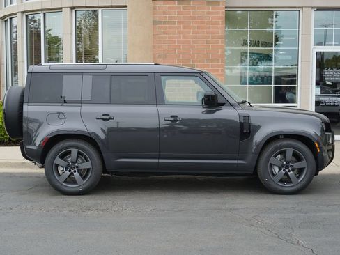 Used 2026 Land Rover Defender 110 S AWD/4WD image 7