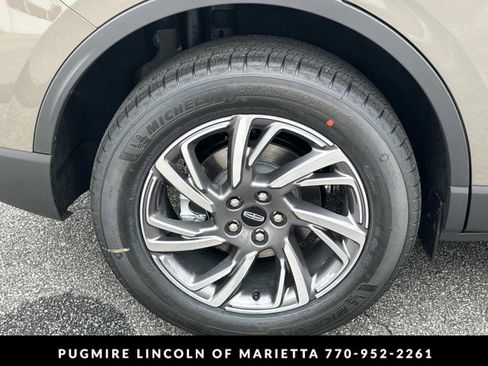 New 2026 Lincoln Corsair Premiere image 17