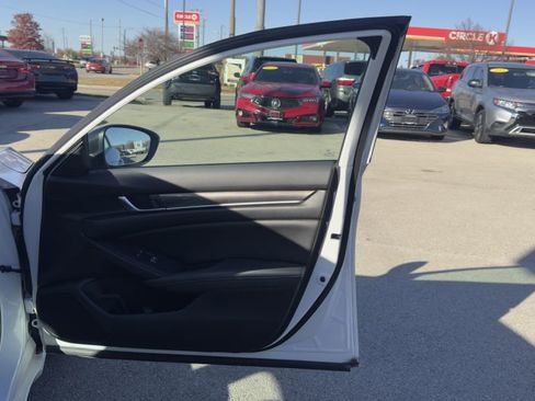 Used 2022 Honda Accord Sport image 23