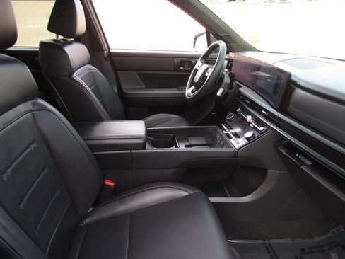 Used 2025 Hyundai Santa Fe Calligraphy AWD/4WD image 9