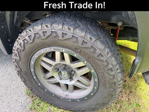 Used 2017 Toyota Tundra Limited w/ Limited Premium Package AWD/4WD image 6