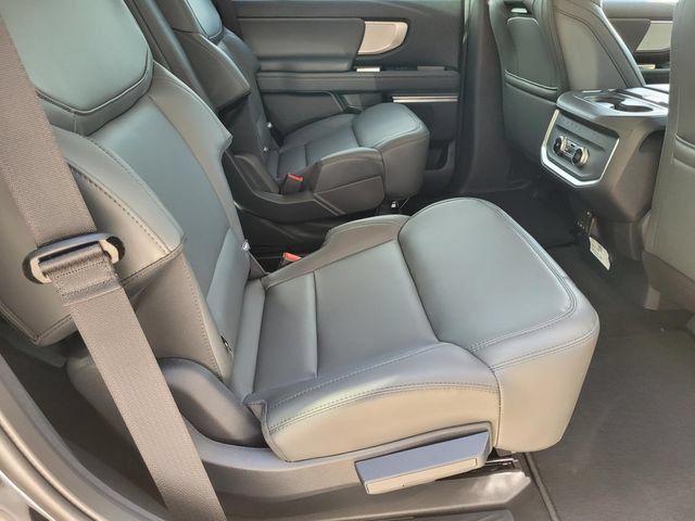 Used 2026 Ford Expedition Active RWD image 14