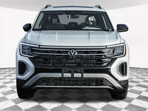 New 2026 Volkswagen Atlas Peak Edition AWD/4WD image 13