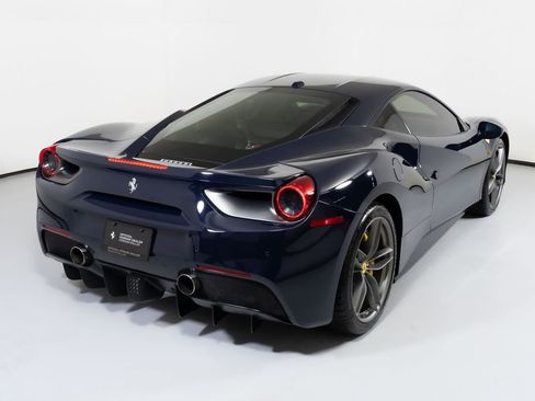 Used 2017 Ferrari 488 GTB RWD image 2