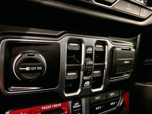 Used 2021 Jeep Gladiator Rubicon w/ Dual Top Group AWD/4WD image 31