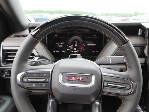 New 2026 GMC Yukon XL AT4 w/ AT4 Premium Plus Package AWD/4WD image 18
