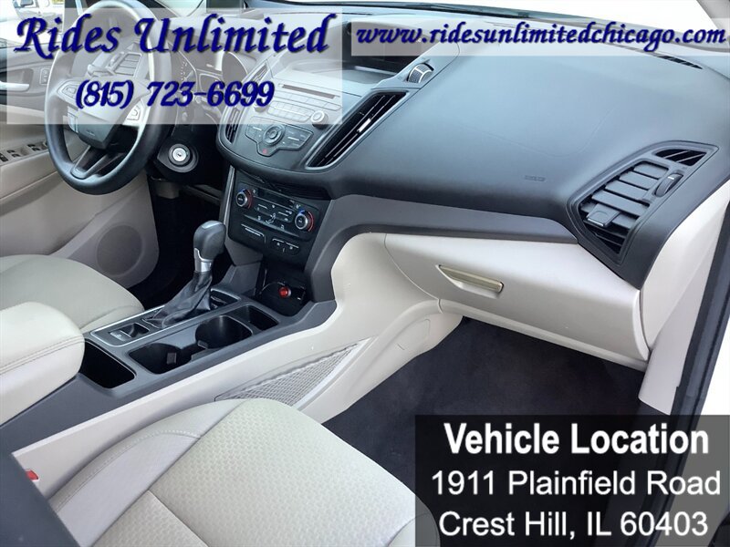 Used 2017 Ford Escape SE AWD/4WD image 38