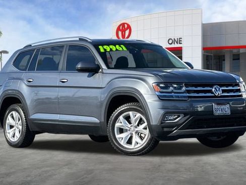 Used 2018 Volkswagen Atlas SEL AWD/4WD image 2