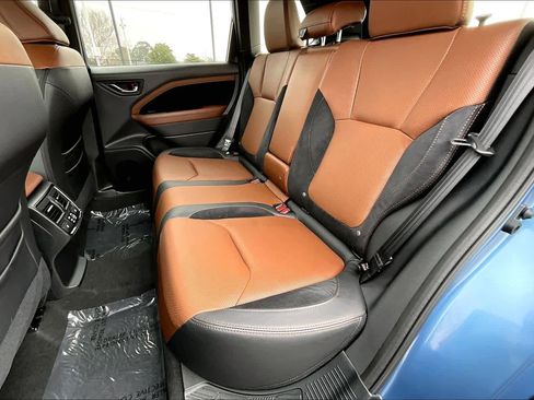 Used 2025 Subaru Forester Touring w/ Popular Package - Touring image 21