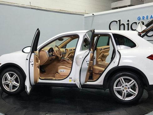 Used 2014 Porsche Cayenne Platinum Edition AWD/4WD image 19