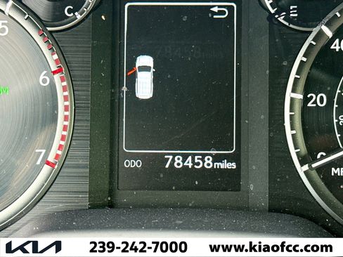 Used 2020 Lexus GX 460 Premium w/ Premium Package image 41