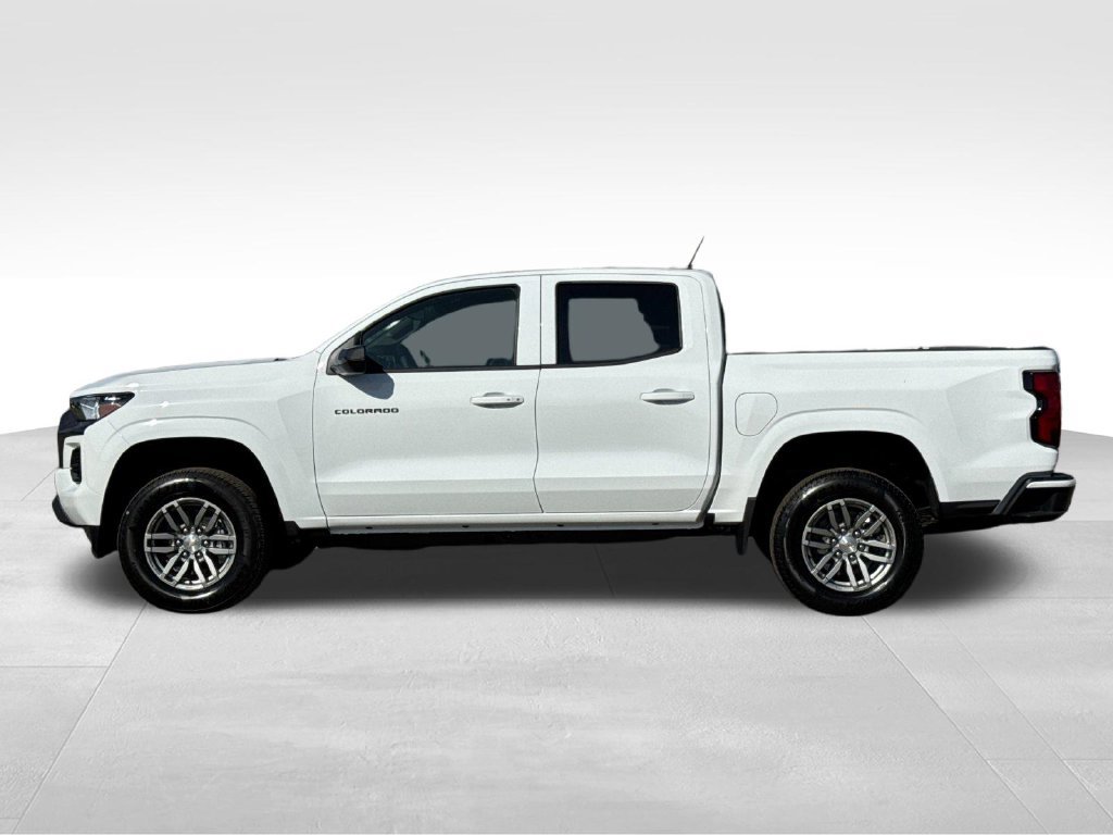 New 2026 Chevrolet Colorado LT RWD image 2