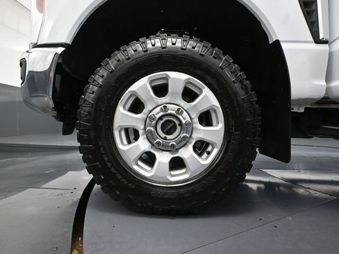 Used 2024 Ford F350 XLT w/ FX4 Off-Road Package image 17