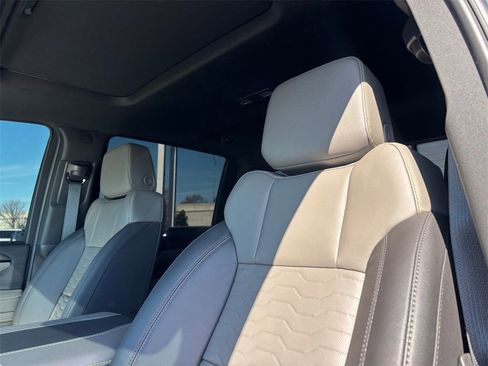 Certified 2025 Chevrolet Silverado 2500 ZR2 w/ Technology Package image 12