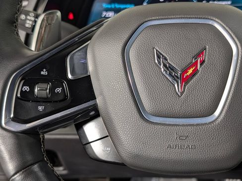 Used 2022 Chevrolet Corvette Stingray Preferred Cpe w/ Z51 Performance Package RWD image 32