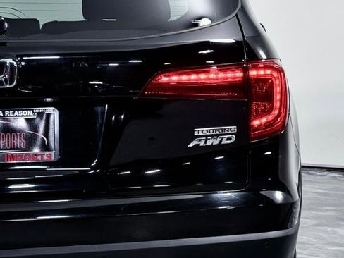 Used 2018 Honda Pilot Touring image 14