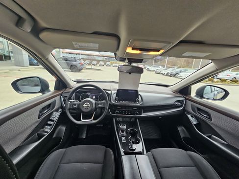 Used 2023 Nissan Rogue S image 15