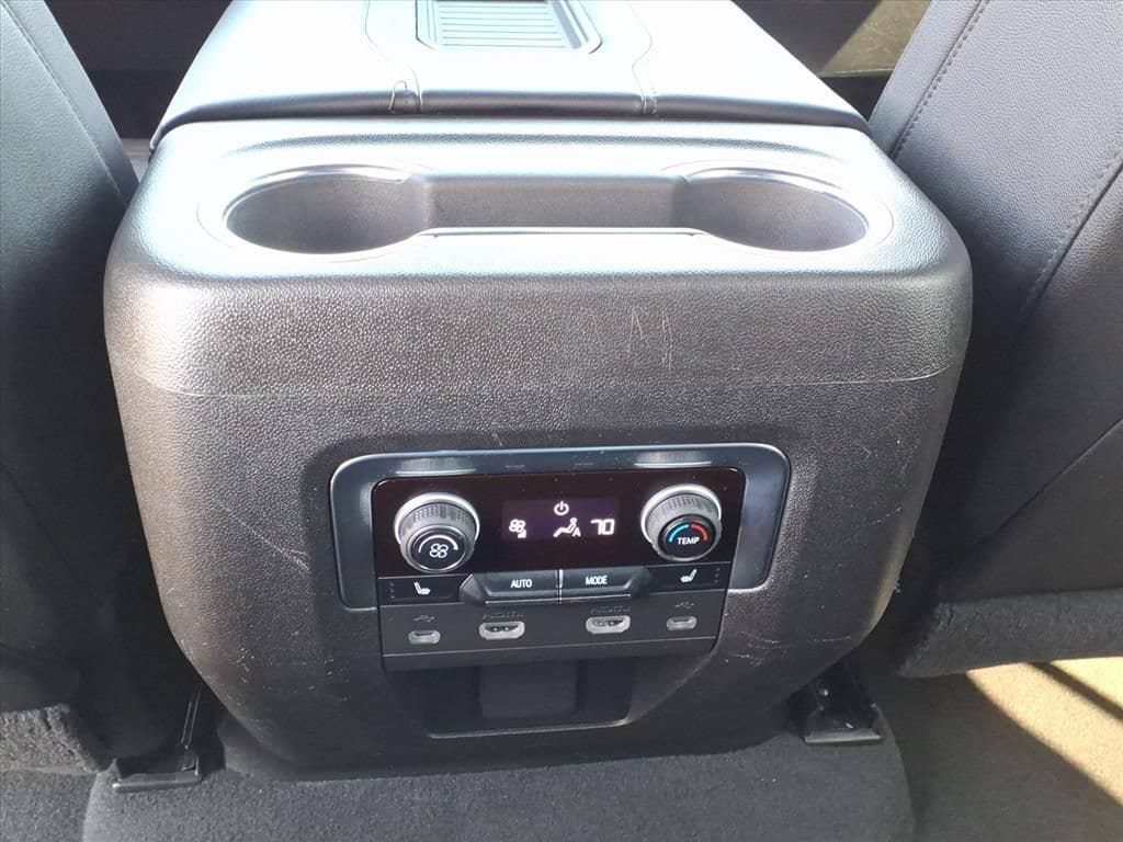 Used 2021 Chevrolet Suburban High Country w/ Premium Package AWD/4WD image 23