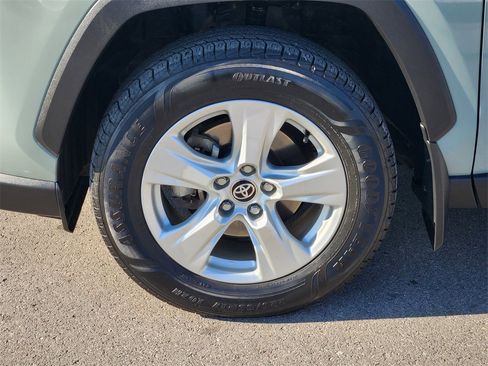 Used 2020 Toyota RAV4 XLE image 9