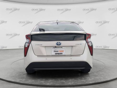 Used 2017 Toyota Prius Four w/ Premium Convenience Package FWD image 6