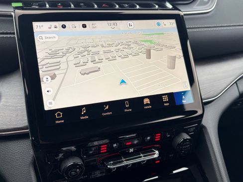 New 2025 Jeep Grand Cherokee Overland w/ Luxury Tech Group IV image 25