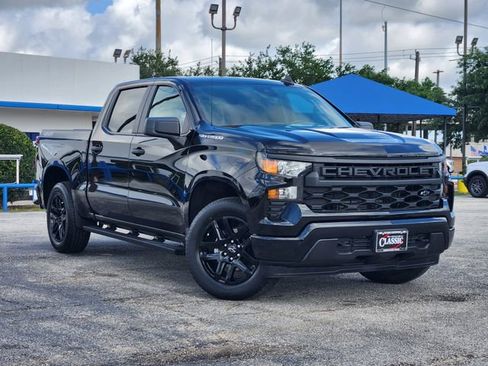 Used 2023 Chevrolet Silverado 1500 Custom AWD/4WD image 1