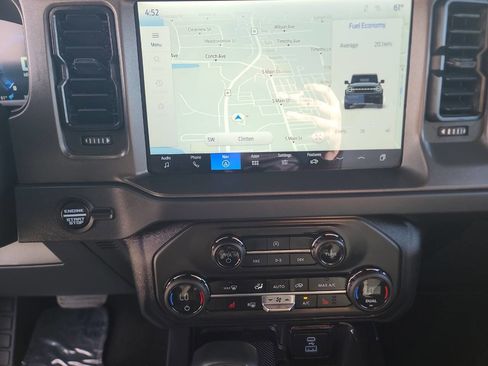 Used 2025 Ford Bronco Big Bend image 12