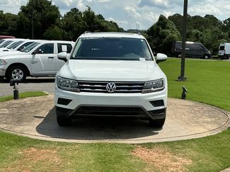Used 2019 Volkswagen Tiguan SE w/ Panoramic Sunroof Package FWD video 2