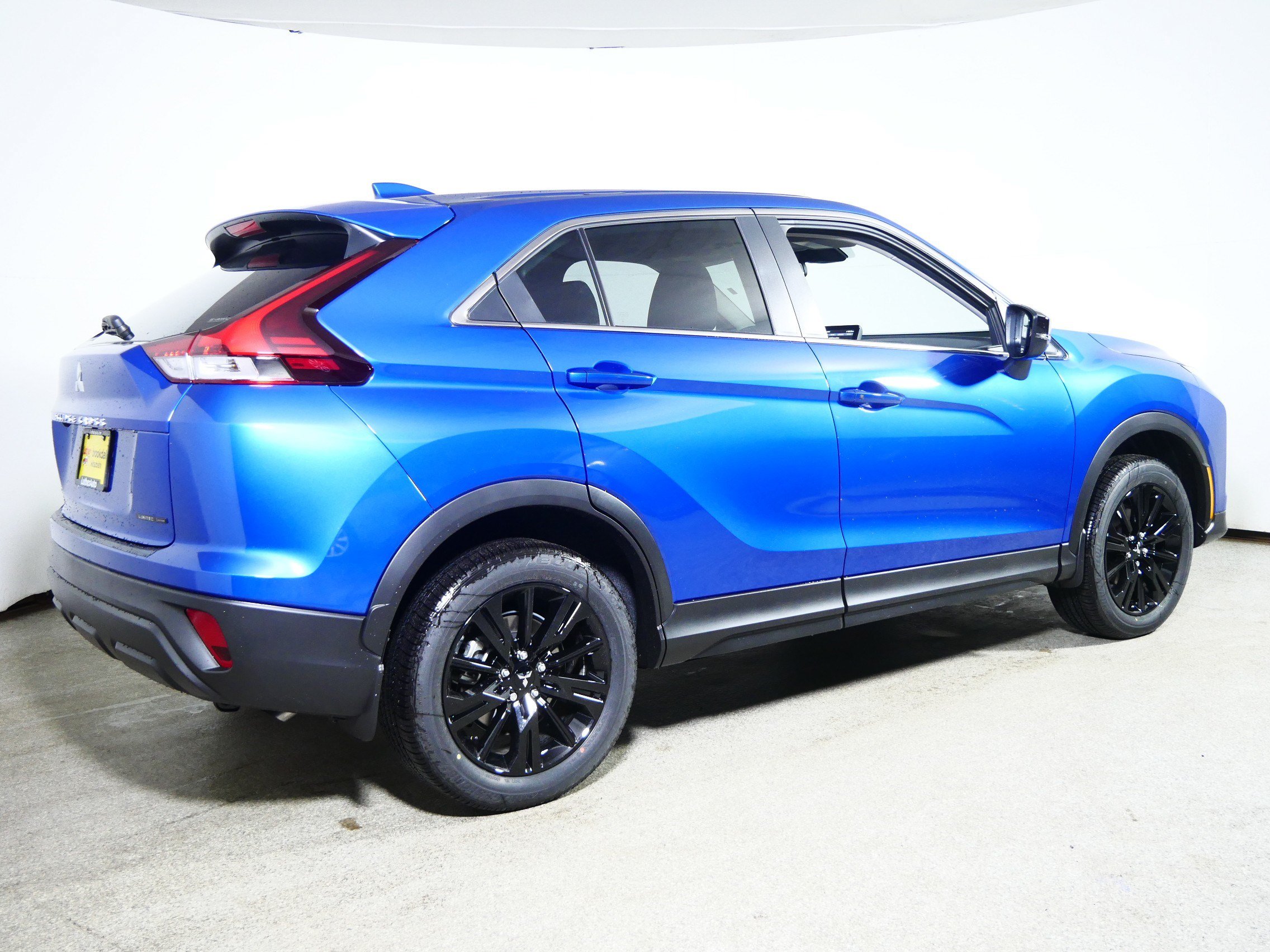 New 2026 Mitsubishi Eclipse Cross LE AWD/4WD image 2