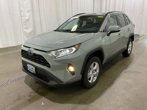 Certified 2020 Toyota RAV4 XLE w/ XLE Grade Weather Package image 8