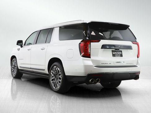 Used 2023 GMC Yukon XL Denali Ultimate image 4