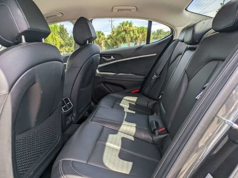 Used 2025 Genesis G70 2.5T RWD image 13