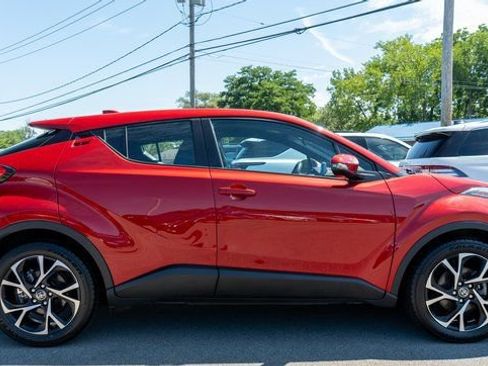 Used 2022 Toyota C-HR XLE FWD image 5