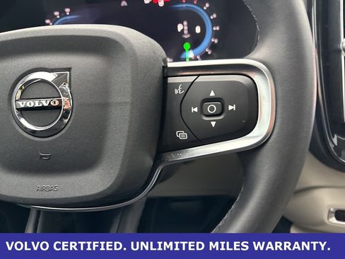 Used 2024 Volvo XC40 B5 Ultimate w/ Protection Package Premier image 25