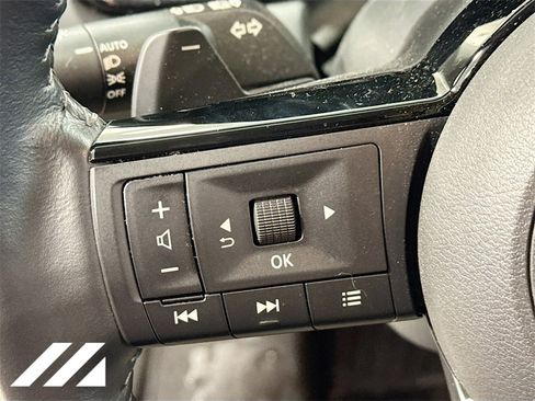 Used 2024 Nissan Pathfinder SL image 12