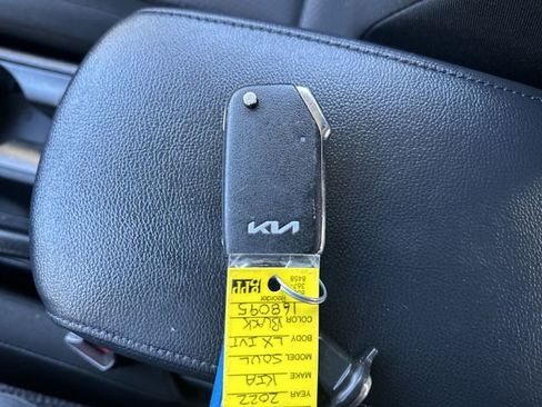 Used 2022 Kia Soul LX image 33