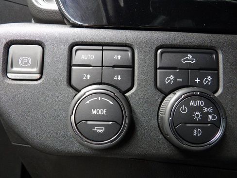 Used 2024 Chevrolet Silverado 1500 RST image 40