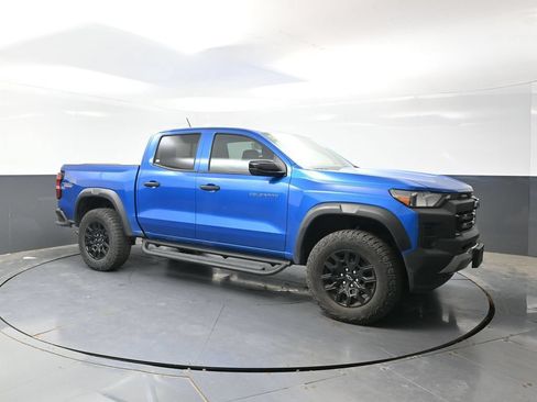 Used 2024 Chevrolet Colorado Trail Boss w/ Technology Package AWD/4WD image 6