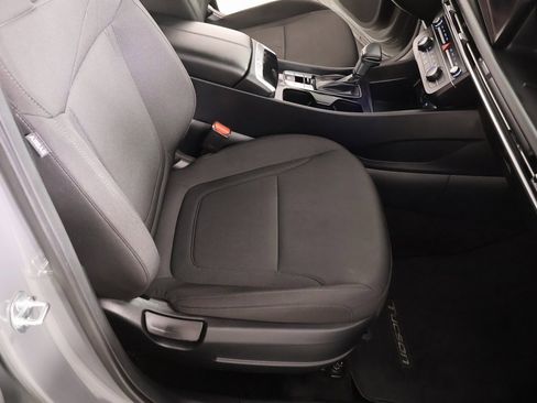 Used 2025 Hyundai Tucson SE image 12