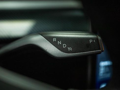 Used 2022 Tesla Model Y Long Range AWD/4WD image 17