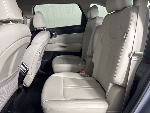 Used 2024 Kia Sorento SX image 21