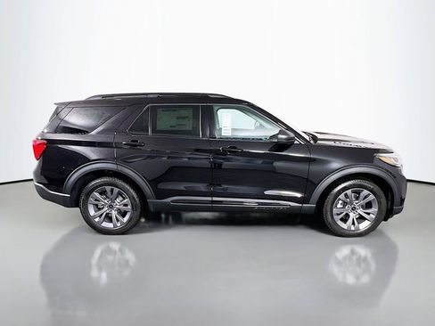 New 2026 Ford Explorer Active w/ Active Comfort Package image 19
