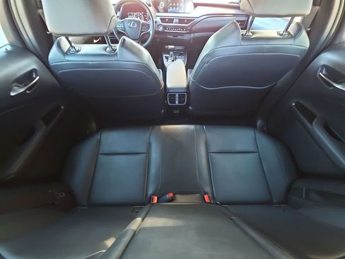 Used 2021 Lexus UX 200 Base image 22